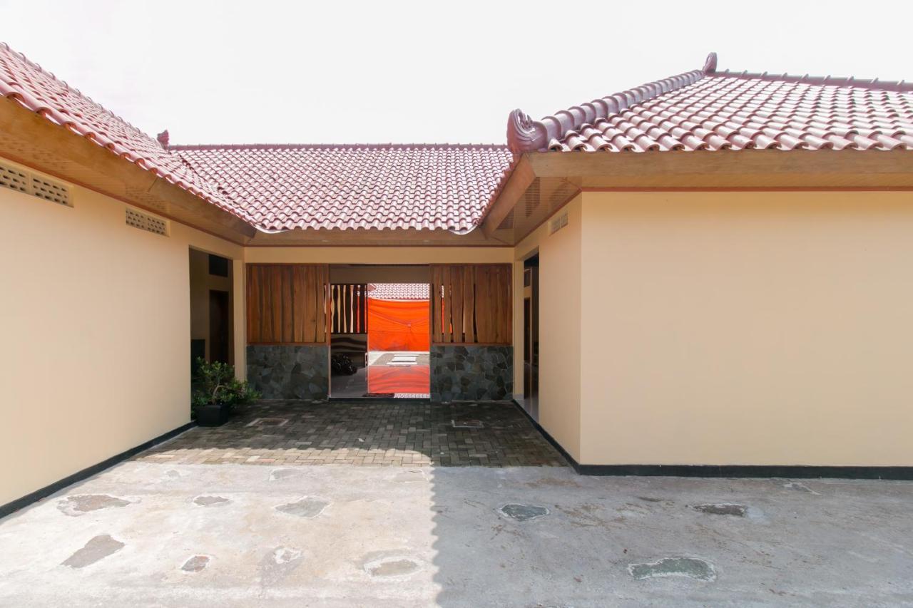 Reddoorz Syariah Near Tugu Lampu Gentur Cianjur Hotell Eksteriør bilde